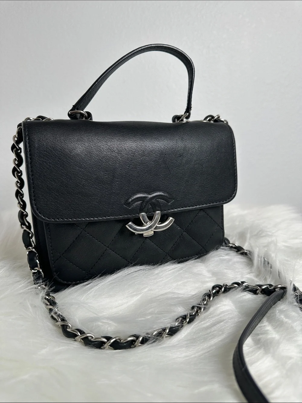 CHANEL classic elegant